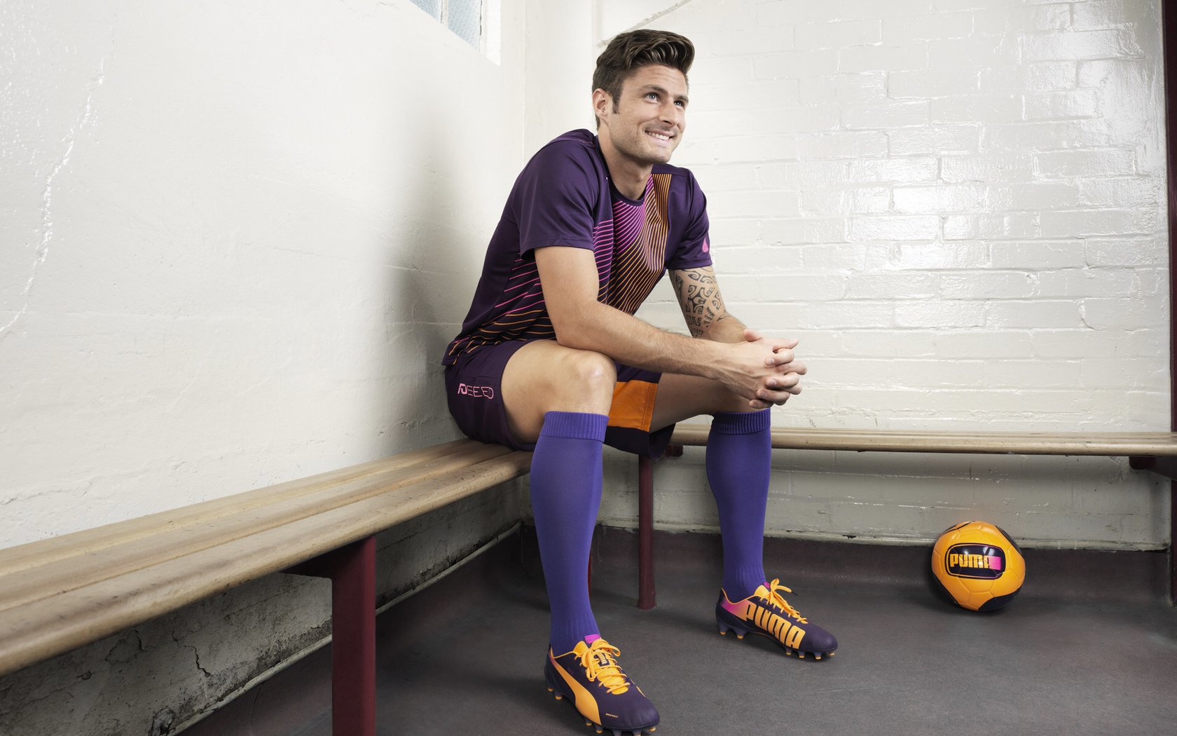 上海风暴席卷圣西罗，申花帽子戏法击碎AC米兰，红黑后防线形同虚设，上海风暴席卷圣西罗，申花帽子戏法击碎AC米兰